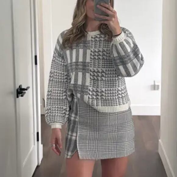Splendid White Gray Herringbone Sweater SMALL Boxy Oversized Plaid Preppy $178 - Picture 6 of 13